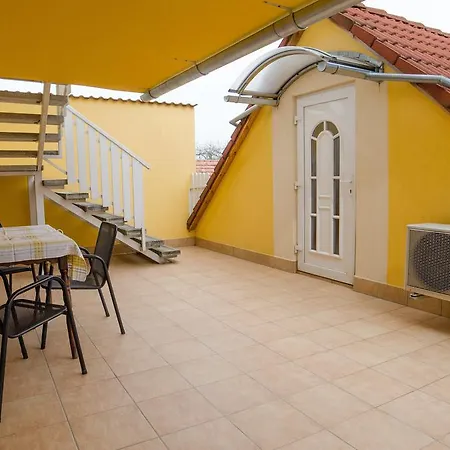 Kaman Vendeghaz Apartament