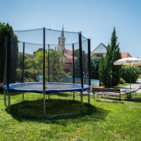 Kaman Vendeghaz Alsópáhok