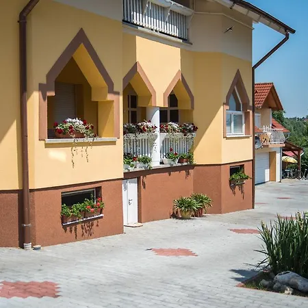 Kaman Vendeghaz Apartament *