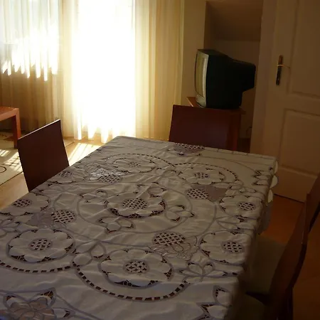 Apartament Kaman Vendeghaz *