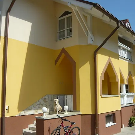 Kaman Vendeghaz Alsópáhok