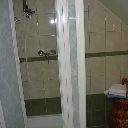 Kaman Vendeghaz * Alsópáhok