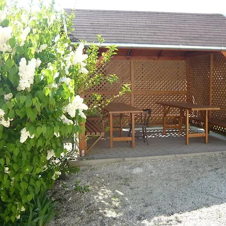 Kaman Vendeghaz * Alsópáhok